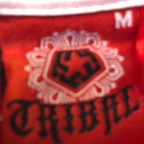 TRIBAL red t-shirt - Picture 3 of 3